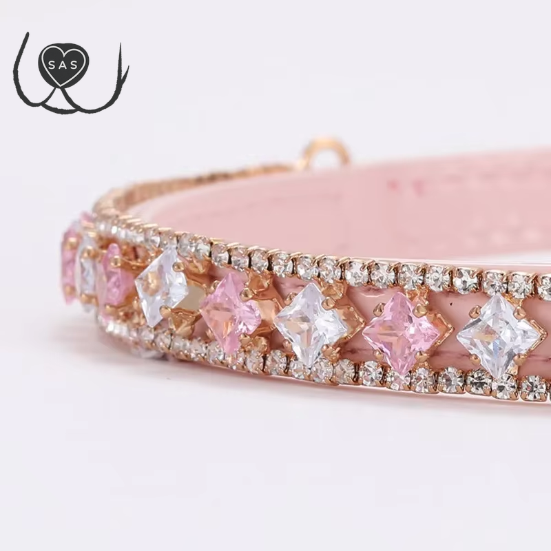 Dog Cat Pearl Collars with Crystal Rhinestone Pearl Cat Necklace Adjustable PU Leather Neck Strap for Small Dogs Cat Accessories